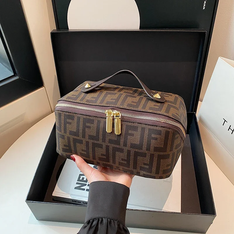 

Unique Solid Color Clutch Bag - Trendy Crossbody Tote For Women, Minimalist Vintage Leather With Luxury Designer Details