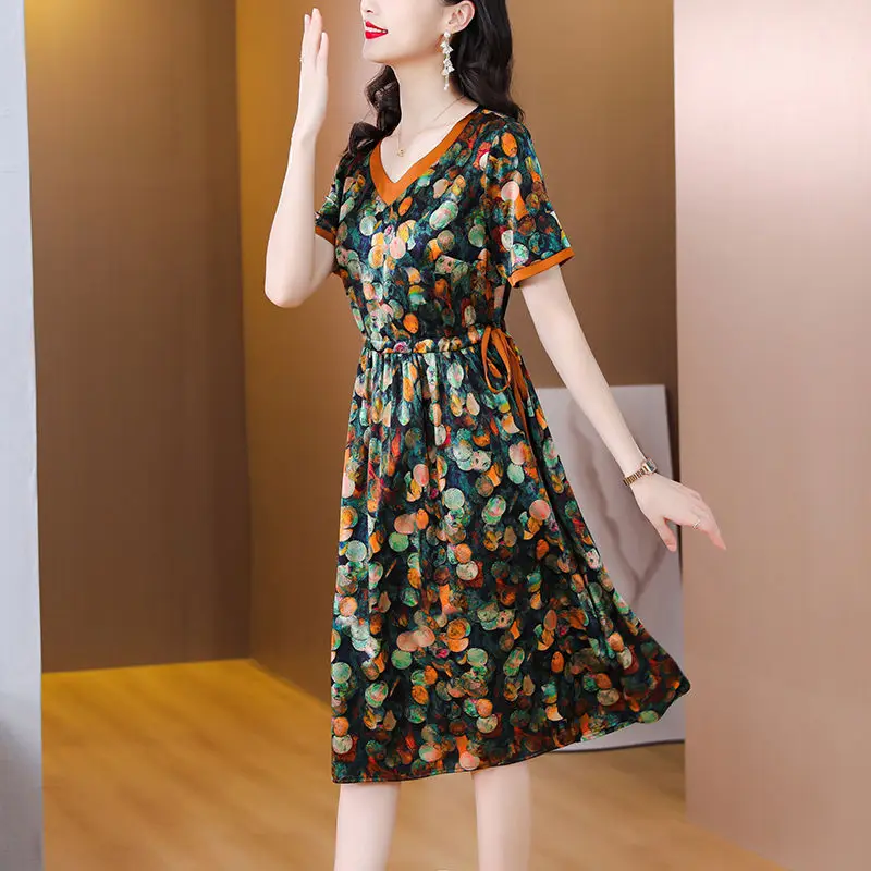 2023 New Summer Fashion Commuting Simple Contrast V-neck Exquisite Print Lace Up Waist Covering Belly Oversize Women's Dress