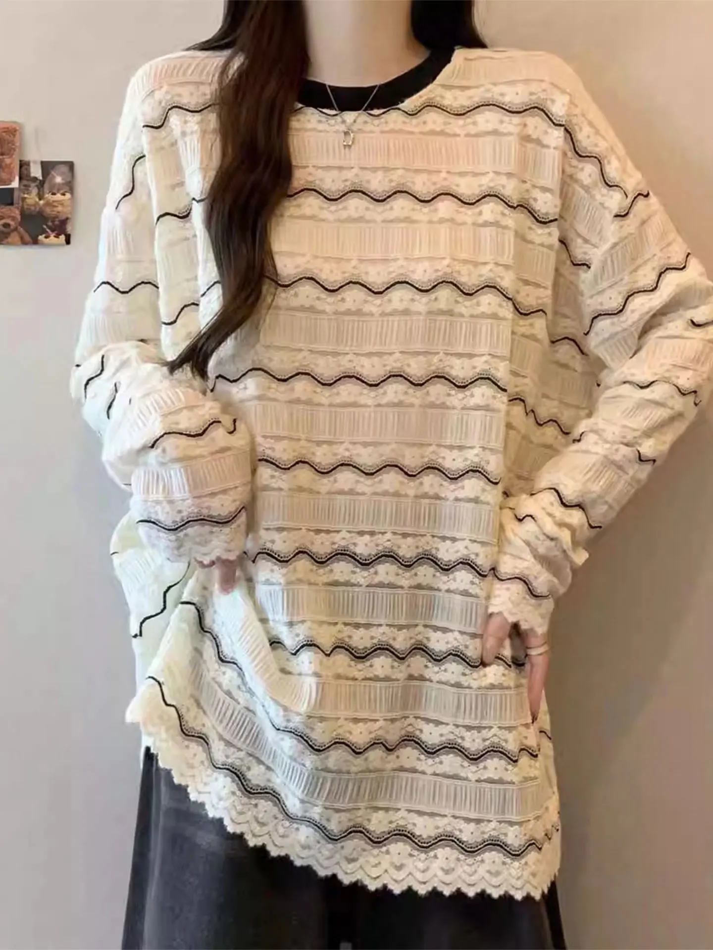 

Женская свободная футболка с длинным рукавом и кружевной отделкой, в полоску, повседневная, весна 2026, большие размеры, средней длины