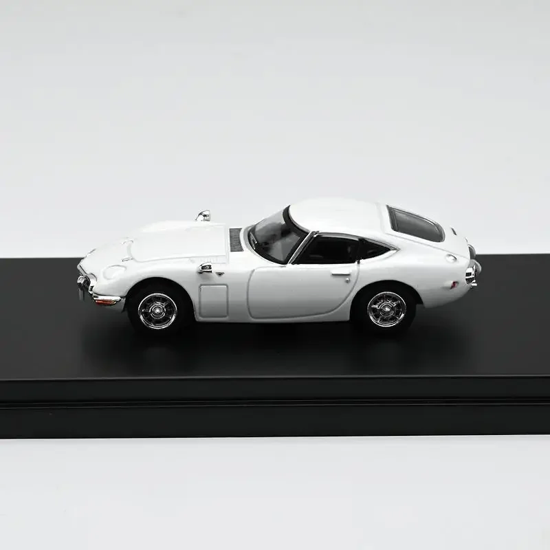 LCD 1:64 Toyota 2000GT classic car alloy static model, children's collection of decorative toys, a New Year gift to friends.