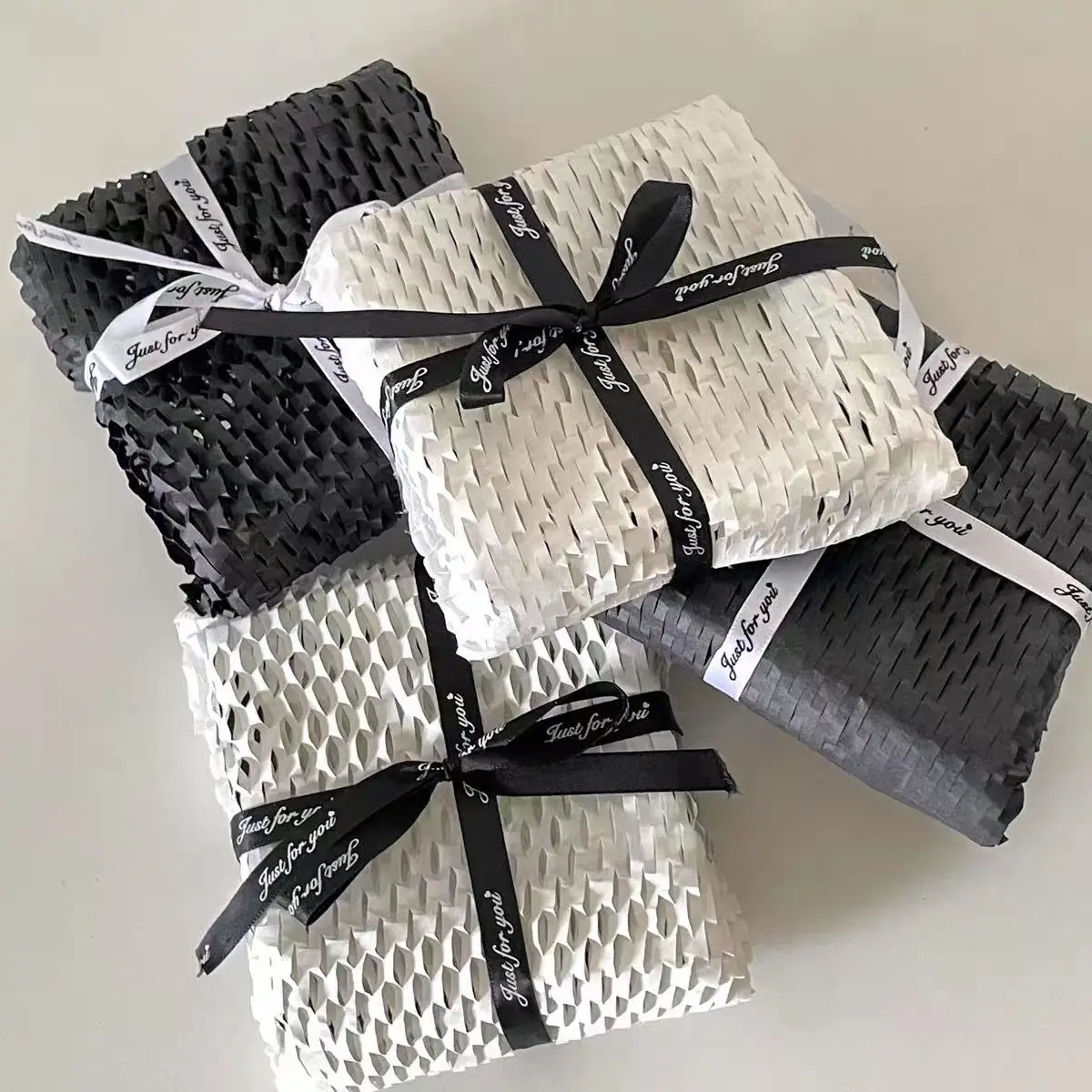 Black Honeycomb Cushioned Packaging Paper - Eco Crash Protection Wrap for Shipping & Handicrafts