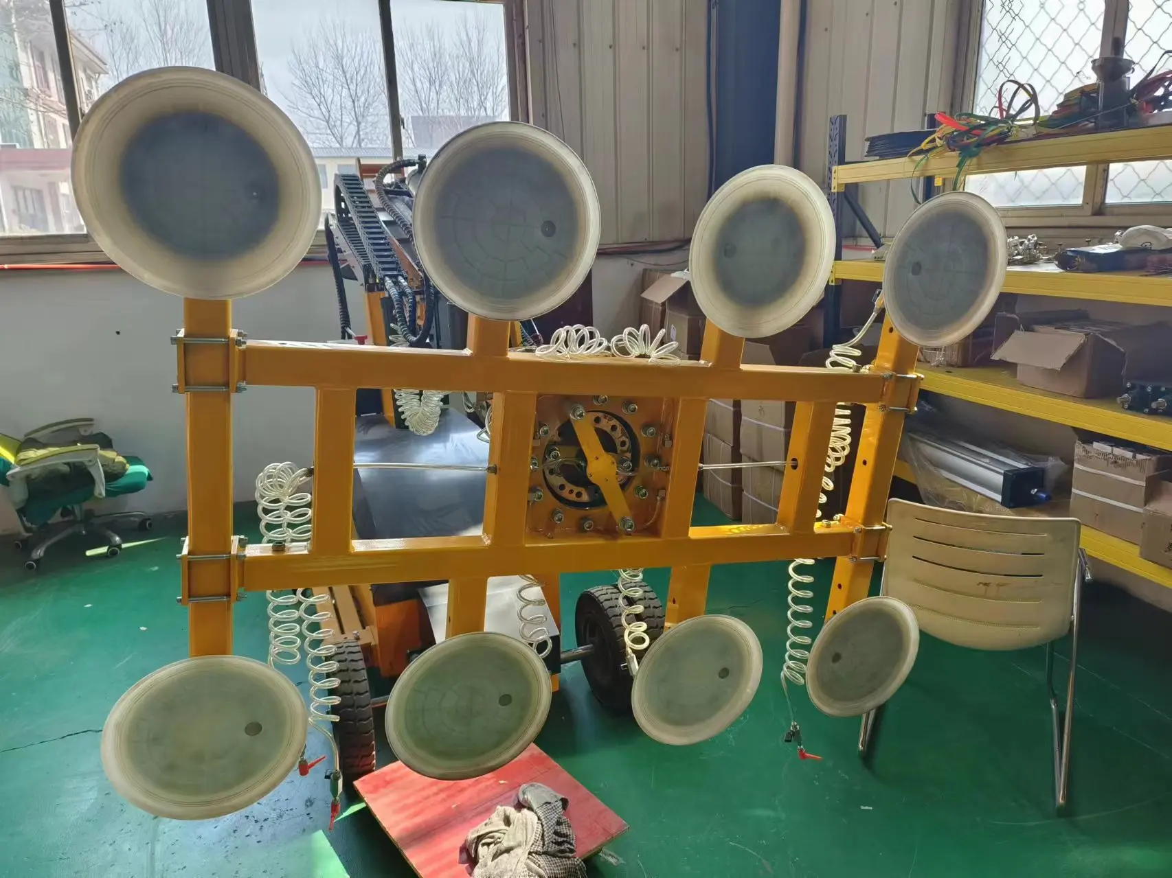 نظام رفع زجاجي آلي مع شاشة رقمية وميزات السلامة في حالات الطوارئ للتعامل مع آمن