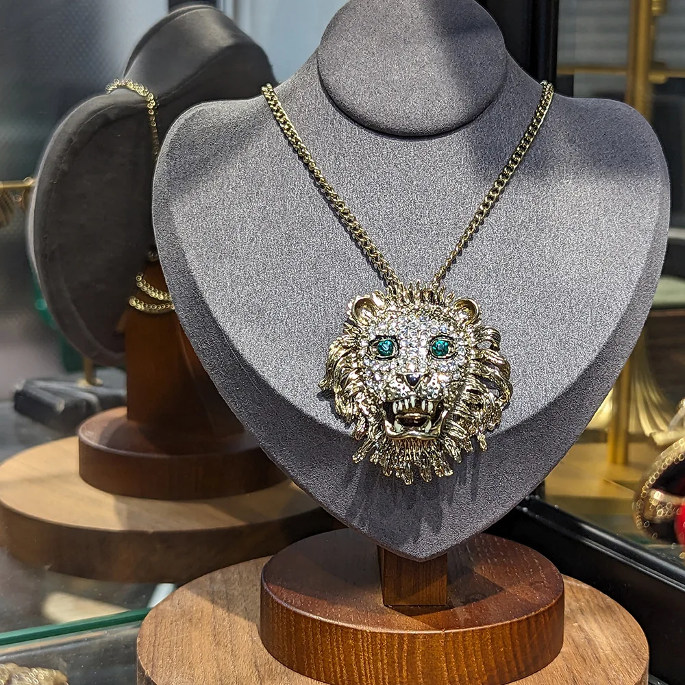 

European and American Exaggerated Full Diamond Slightly Inlaid Lion Head Personalized Medium and Long Necklace