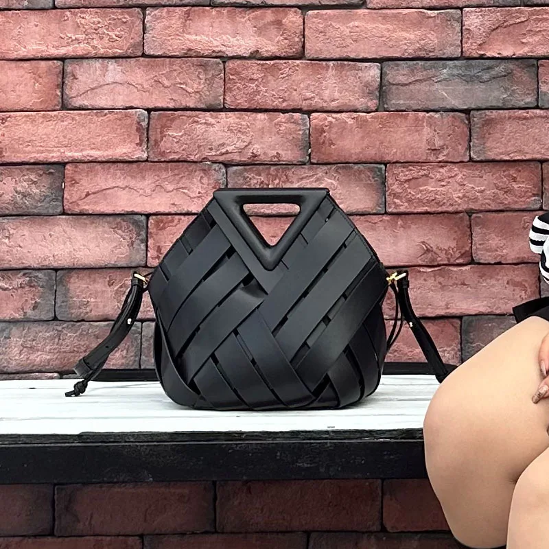 Shoulder Women's Single Bag New Style Vegetable Basket Triangle Magnetic Buckle Genuine Leather Woven Hollowed Out Diagonal