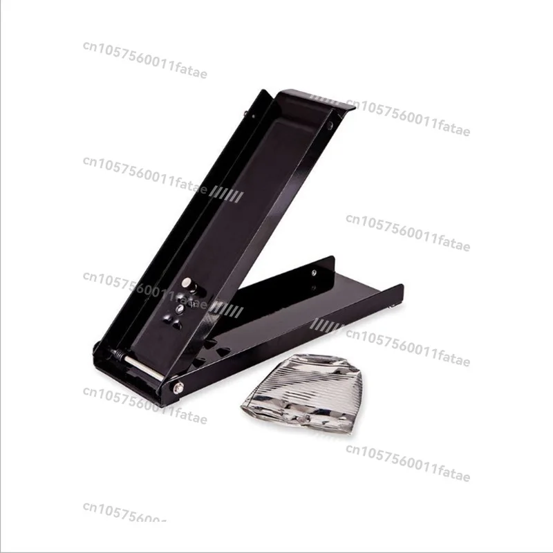 

Foot-operated can press Kitchen can press Open can Coke bottle Crusher Kitchen tool