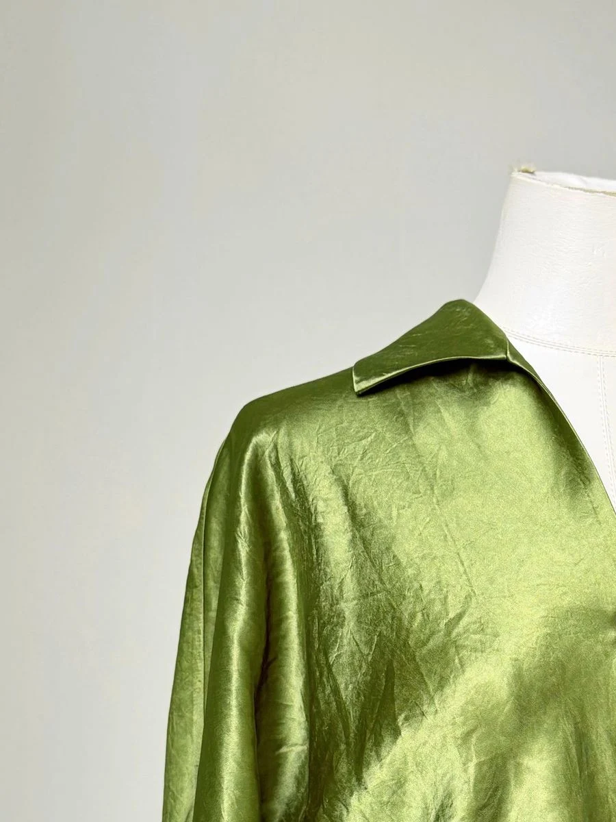 

2026 Commuter Acetate Fabric Shirt for Women, Spring/Summer New Style, Flowy Top, High-Quality, Light Luxury