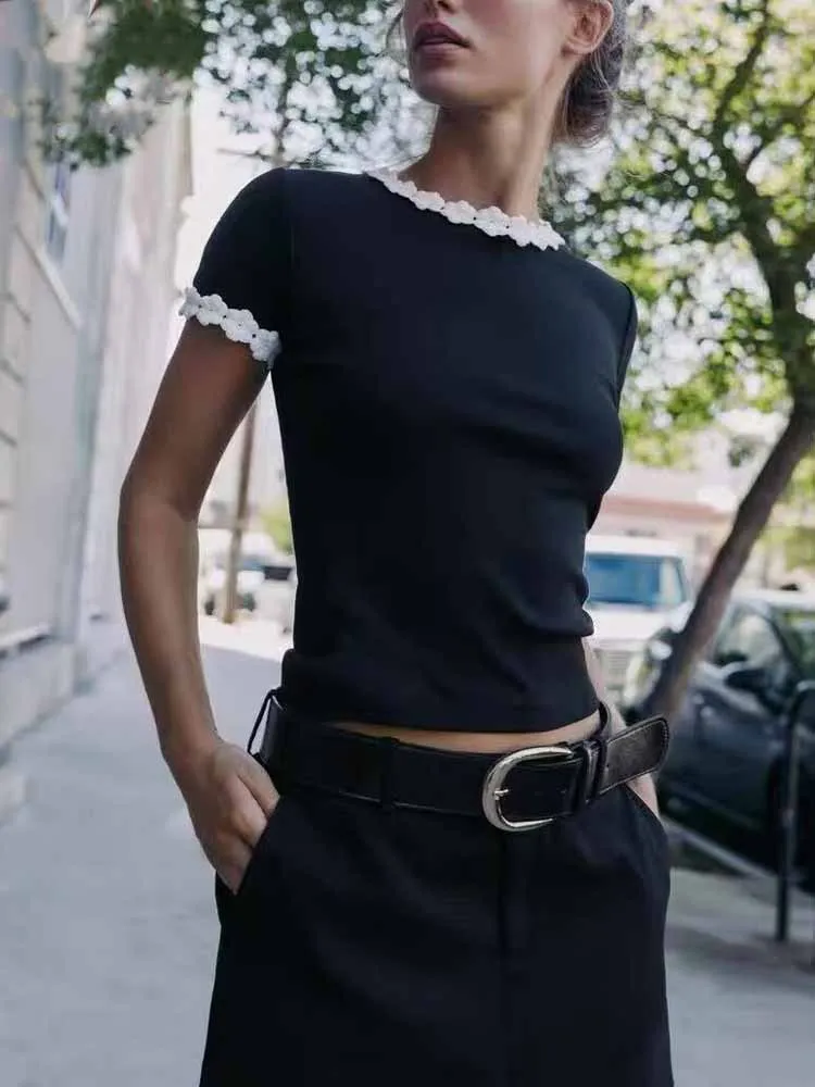 

Женская осенняя новинка в европейском и американском стиле, модная облегающая простая универсальная футболка с круглым вырезом и короткими рукавами с цветочным принтом