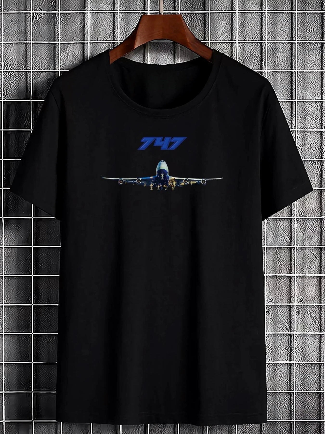 Airline Boeing 747 jet airliner large jet airliner T-shirt breathable and casual  Unisex streetwear shirt  oversized t shirt