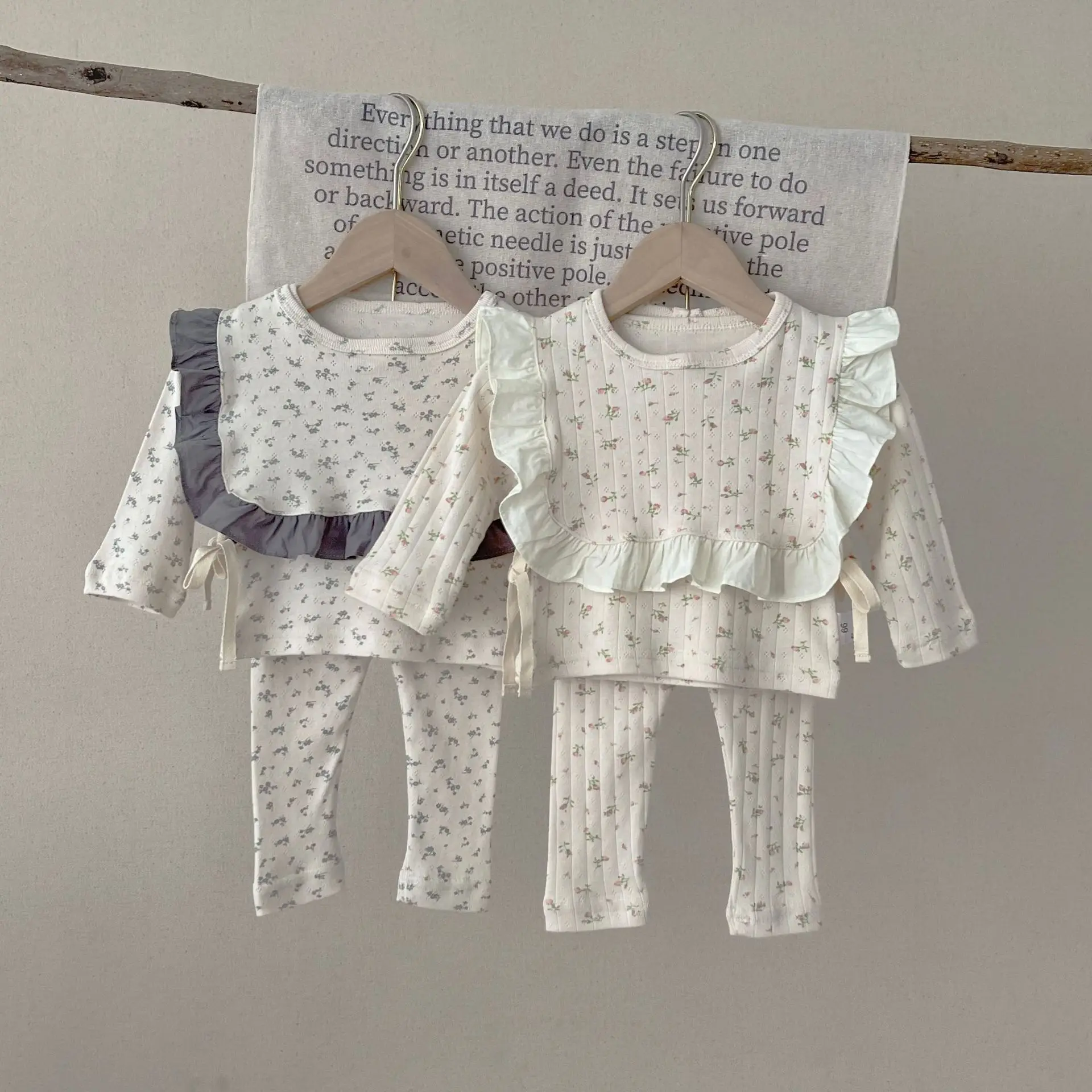 Jesienne nowe niemowlęta dziewczynki zestaw ubrań z długim rękawem dla niemowląt słodkie topy w kwiaty + legginsy 3 sztuki kombinezon dla malucha