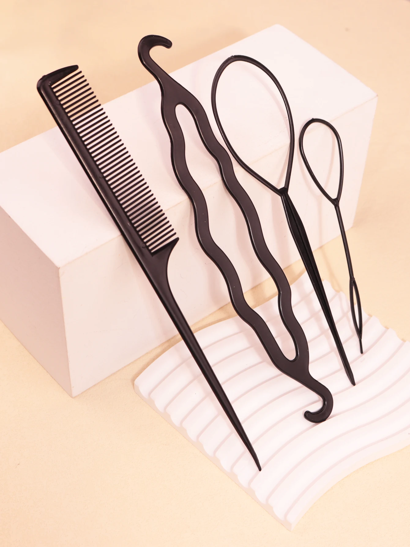 

4 pieces/set of magic hair suit hair braiding Fried Dough Twists curler hair clip hair pulling pin ponytail DIY tool