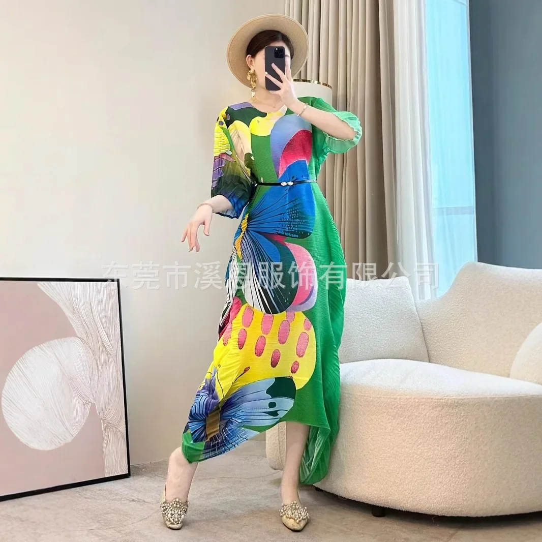 Plisowana sukienka w stylu Miyake dla kobiet 2025 nowych moda z nadrukiem dekolt w serek rękaw w kształcie skrzydła nietoperza francuska nieregularna dorywczo elegancka plisowana spódnica