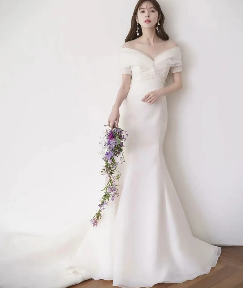 2022 neue Design Elfenbein Hochzeit Kleid Off-Schulter Sweep Zug Kurzen Ärmeln 웨딩드레스 Organza Backless Koreanische Meerjungfrau Brautkleider