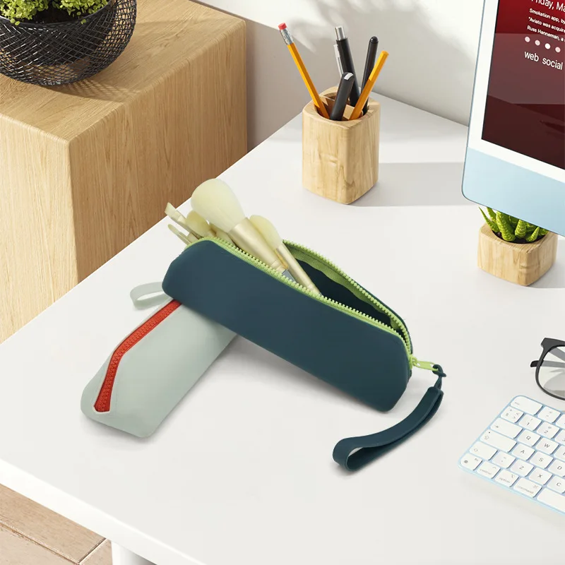 New Silicone Small Triangle Pencil Case Waterproof Pencil Pouch Makeup for Women Pouch Multifunctional Storage Case Pencil Bag