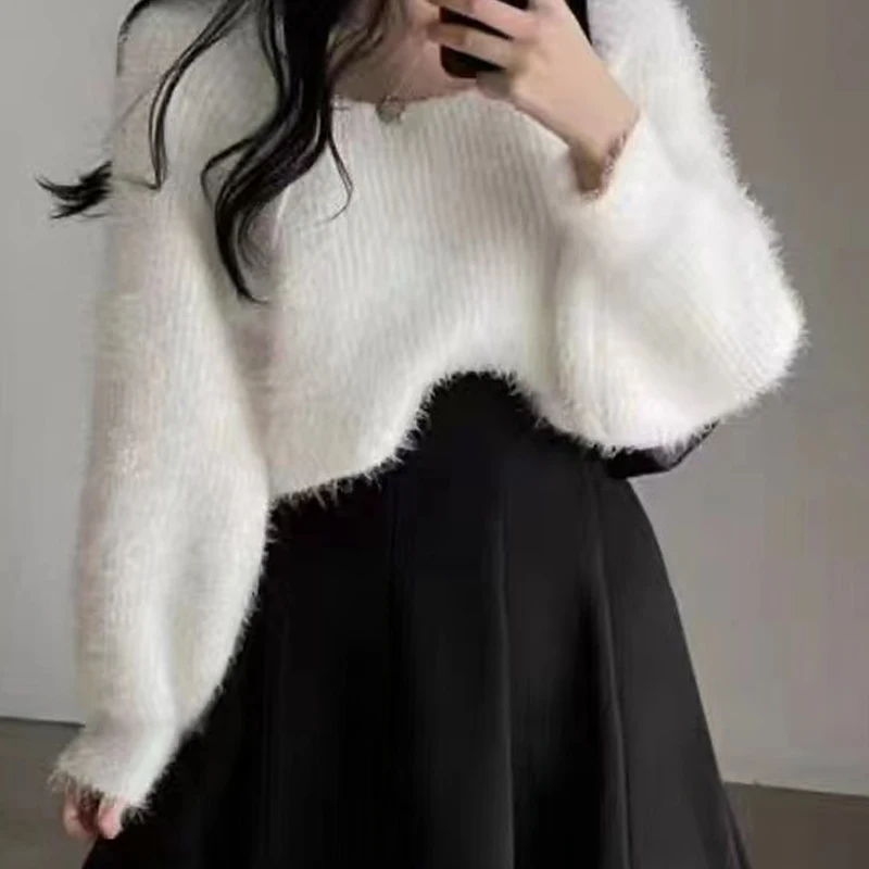 세련된 가을 겨울 루즈핏 긴팔 니트 스웨터 여성 패션 스퀘어 칼라 퍼 느낌 다용도 캐주얼 스타일 한국 트렌드