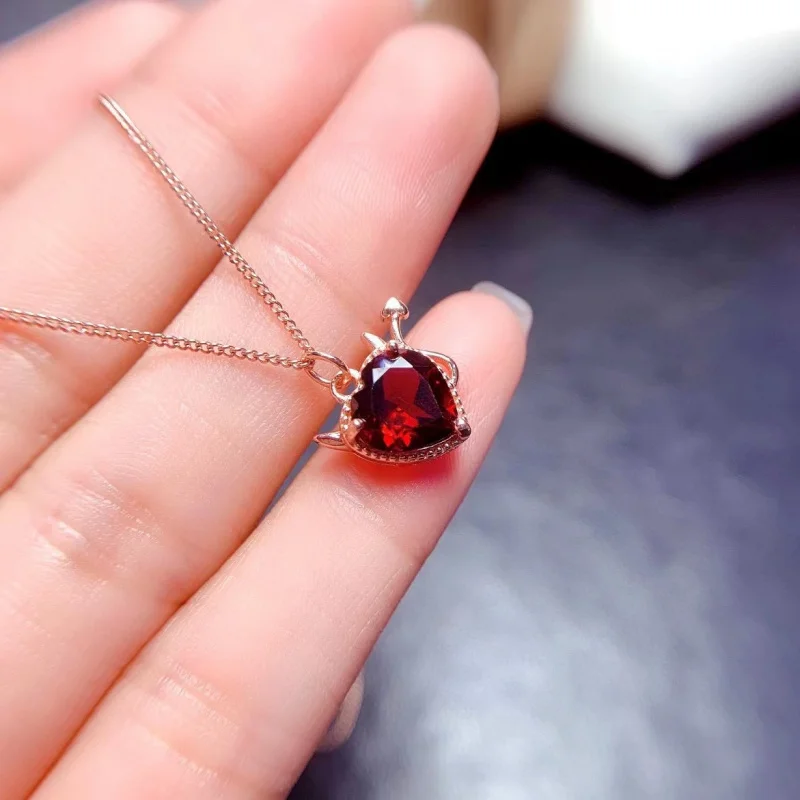 

925 Silver Inlaid Natural Garnet Pendant Main Stone 8X8Mm