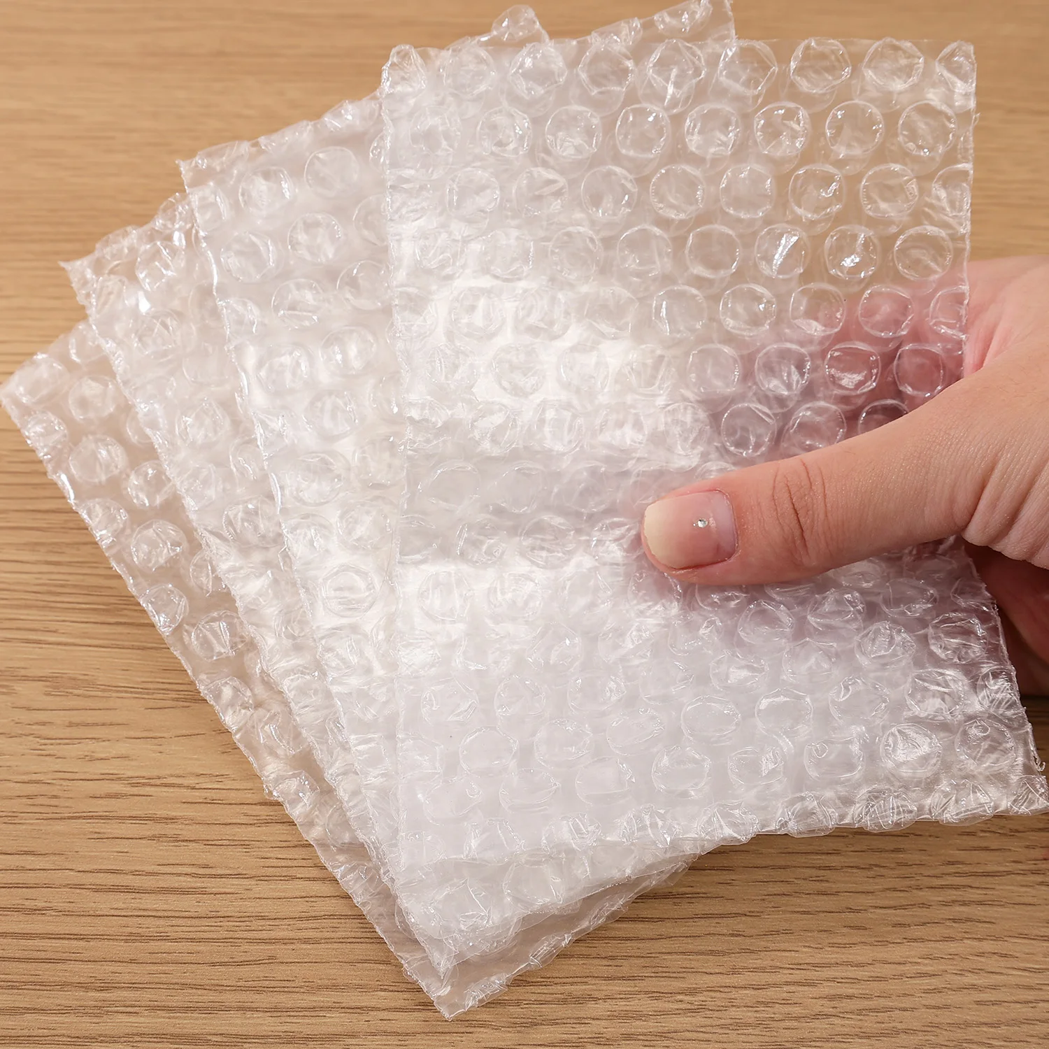 Thickening Shockproof Bubble Cushion Bubble Mailers Multipurpose Transparent Protective Bags for Shipping Packing Storage Moving view 5