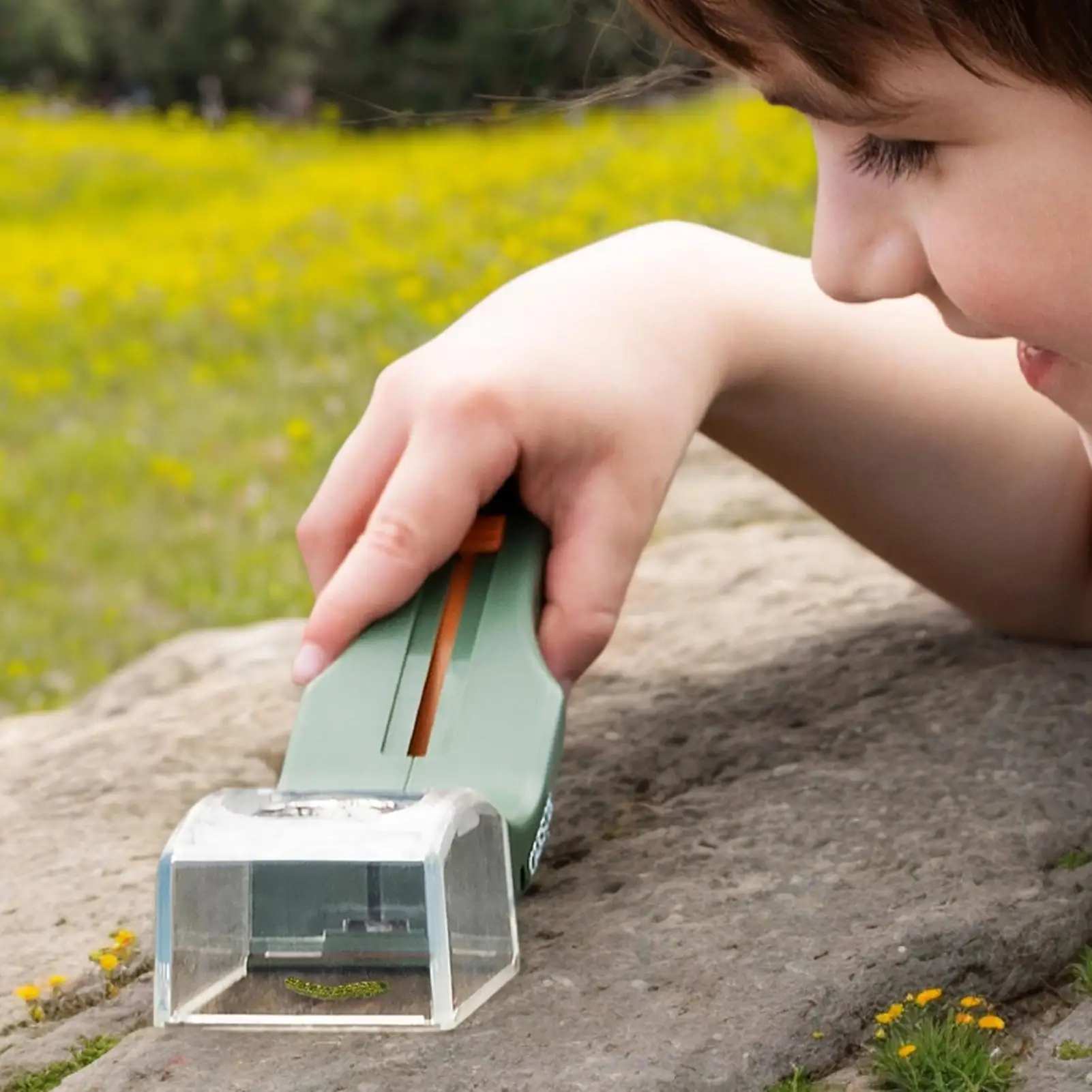 

Portable Transparent Insect Catcher Push Type Insect Observer Bug Catcher for Indoor and Outdoor Childrens Toys Kids Gift