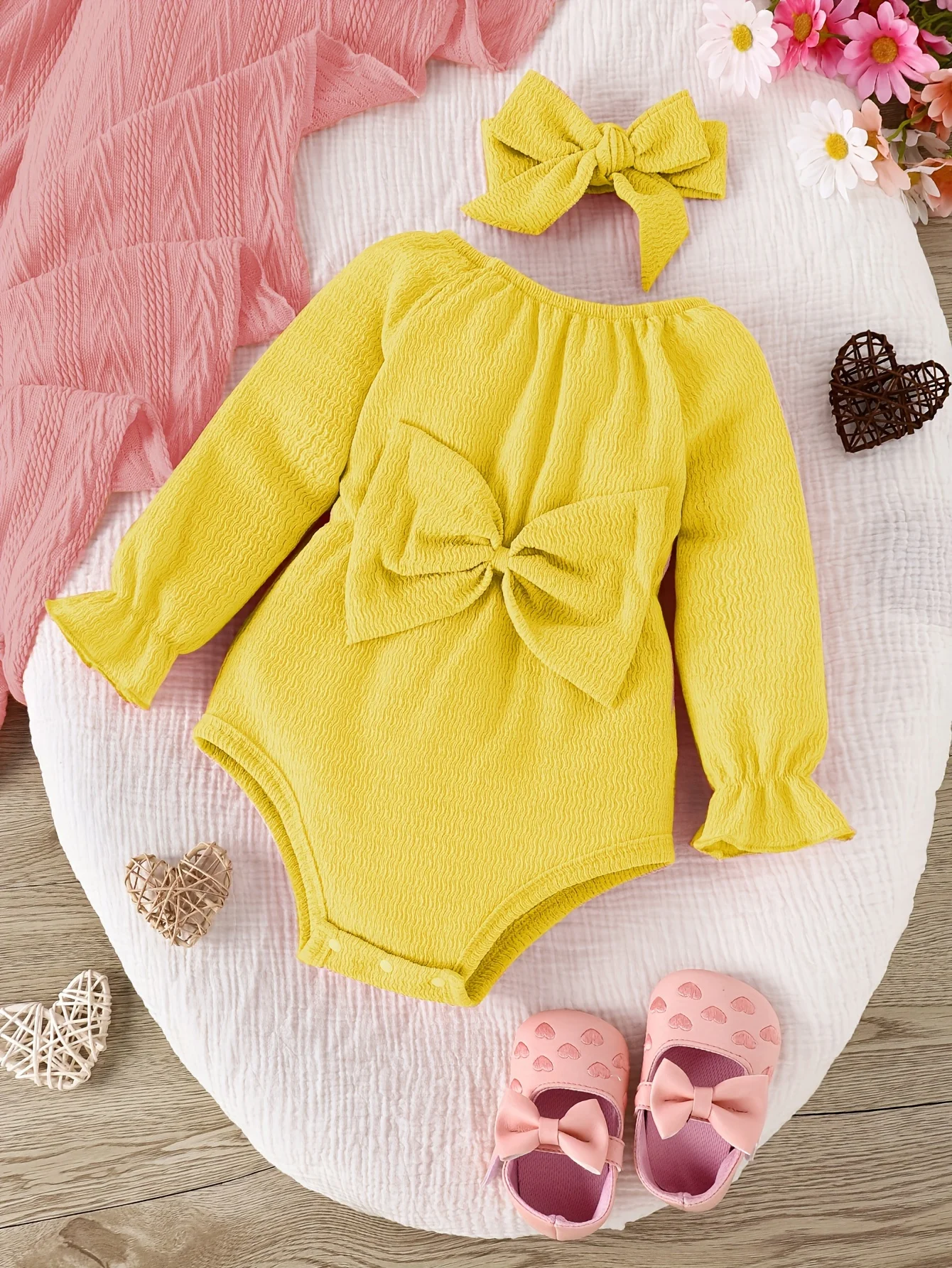Baby Spring and Autumn Cute Fashion Sweet Foreign Style Bow Pink Long Sleeve Onesie + Kerchief Baby Two-piece Set