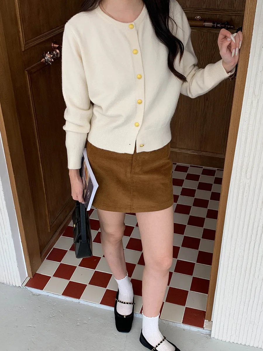 Mantel Kardigan Rajutan Lengan Panjang Wanita Sweter Kerah O Retro Kasual Musim Gugur