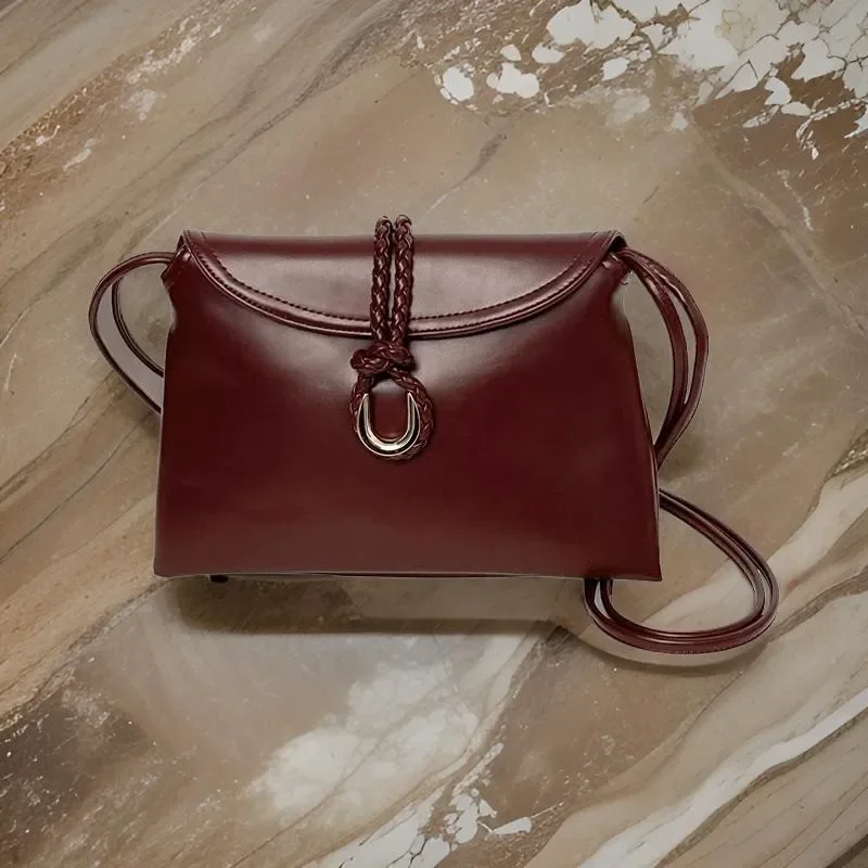 

Trendy Solid Color Crossbody Bag High-End Minimalist Messenger Purse With Unique Letter Logo For Stylish Women