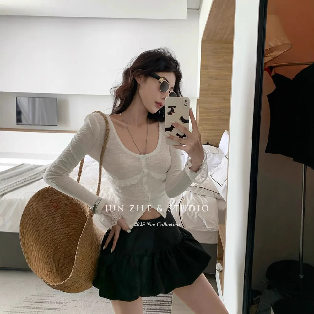 

Retro Spicy Girl V-ne Lace Long Sve T-irt Women's ort Sle Slimming Fit Overhead Top Korean Commute Sle Spring 2025