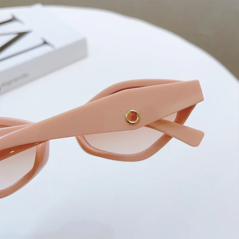 الماس إطار صغير UV400 النظارات الشمسية النساء #2