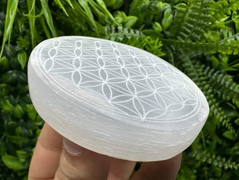 1 قطعة لوحة منحوتة من زهرة الحياة السيلينيت ، قطع الجبس السيلينيت ، ديكور المنزل ، حجر رفيق لممارسة اليوغا ، هدية كريستال #4