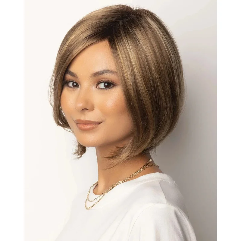 Fashionable women's layered short brown mixed blonde straight wig 12 inches