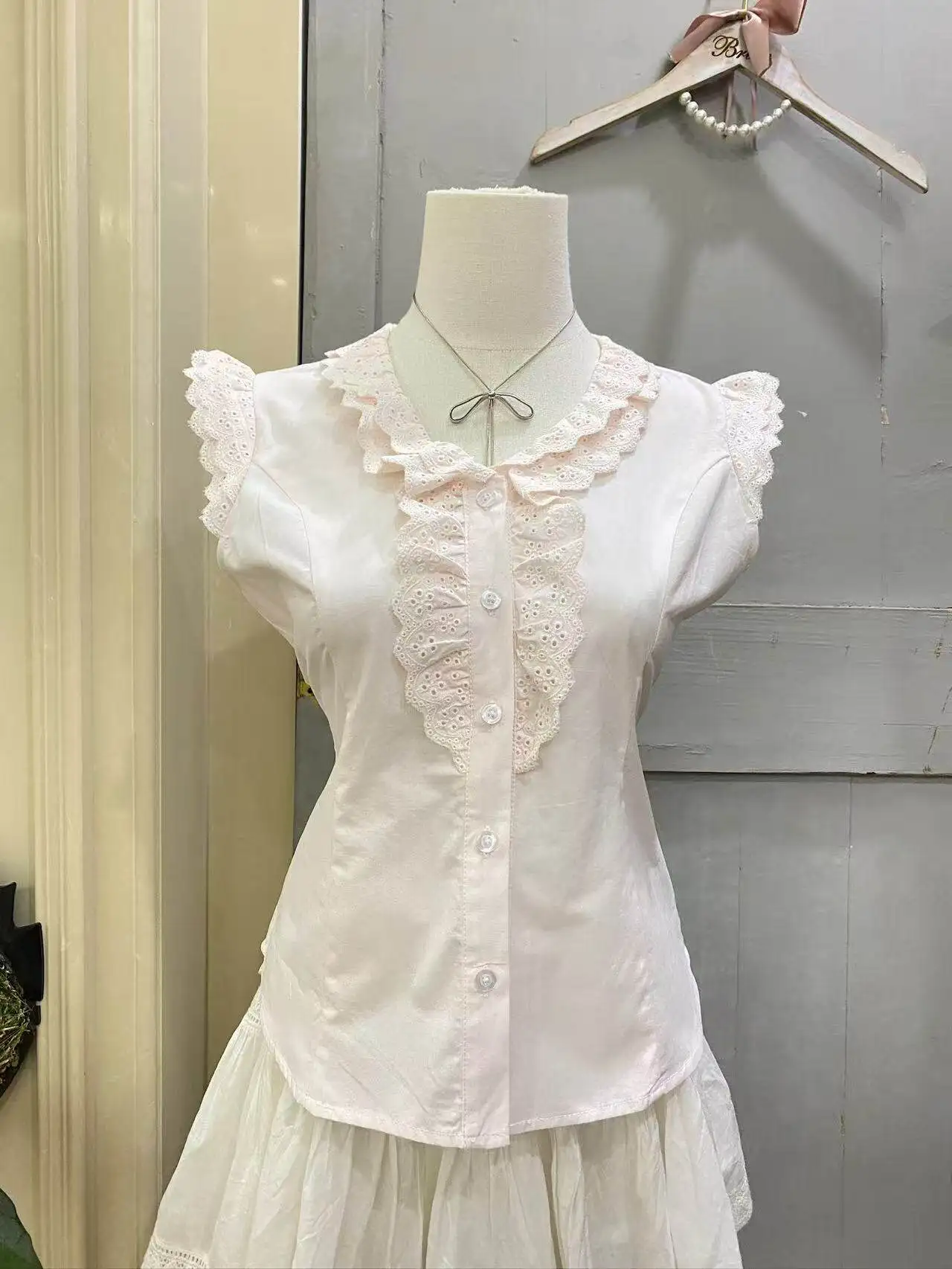 Japanese Sweet Fly Sleeve Pink Princess Shirts Elegant Lace Embroidery Slimming Basic Top Peter Pan Collar Short Sleeve Blouses