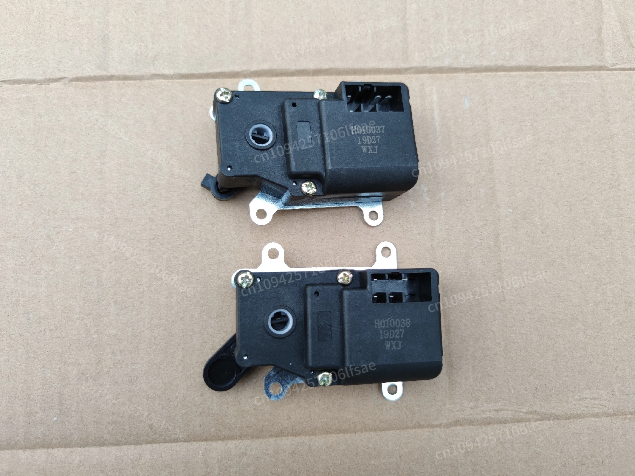 

Huanghai , Qisheng F1 servo motor, warm air, wind direction motor, internal and external circulation , cooling and heating motor