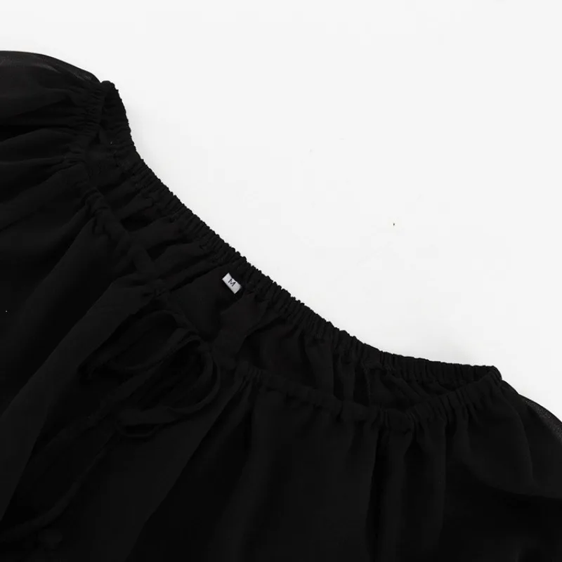 Damen Schwarzes Chiffon-Minikleid mit Quadratischem Ausschnitt, Bindedetail Vorne, Transparenten Langen Ärmeln, Rüschen, Elastischer Taille und Plissierter A-Linie – Detail 4