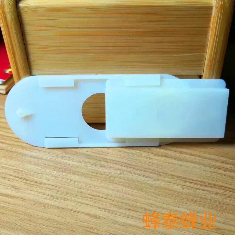 

10pcs Special Bee Escape Device for Plastic Nest Door Exit Beekeeping Tool