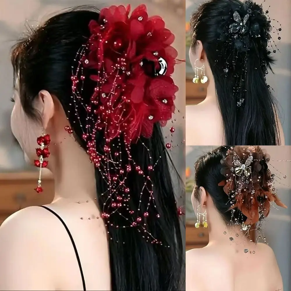 أنيقة القماش استيعاب كليب ريشة زهرة اللؤلؤ أربعة زهور إكسسوارات الشعر شرابة القرش كليب لفتاة