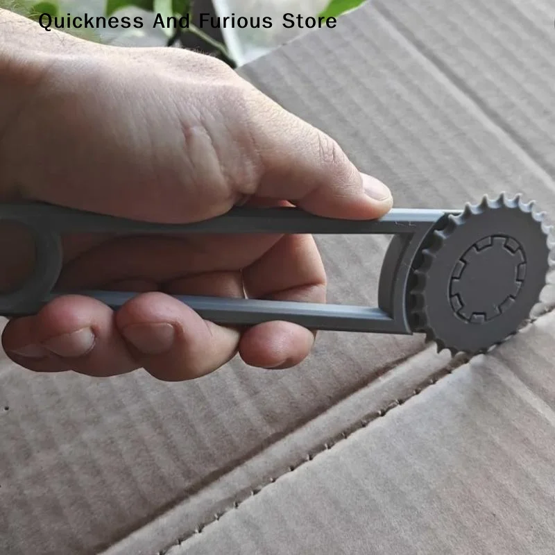 【T】For Fun Handheld Cardboard Box Punch Tool Portable Home Cardboard Box Puncher Punching Tools DIY Craft Packaging Supplies