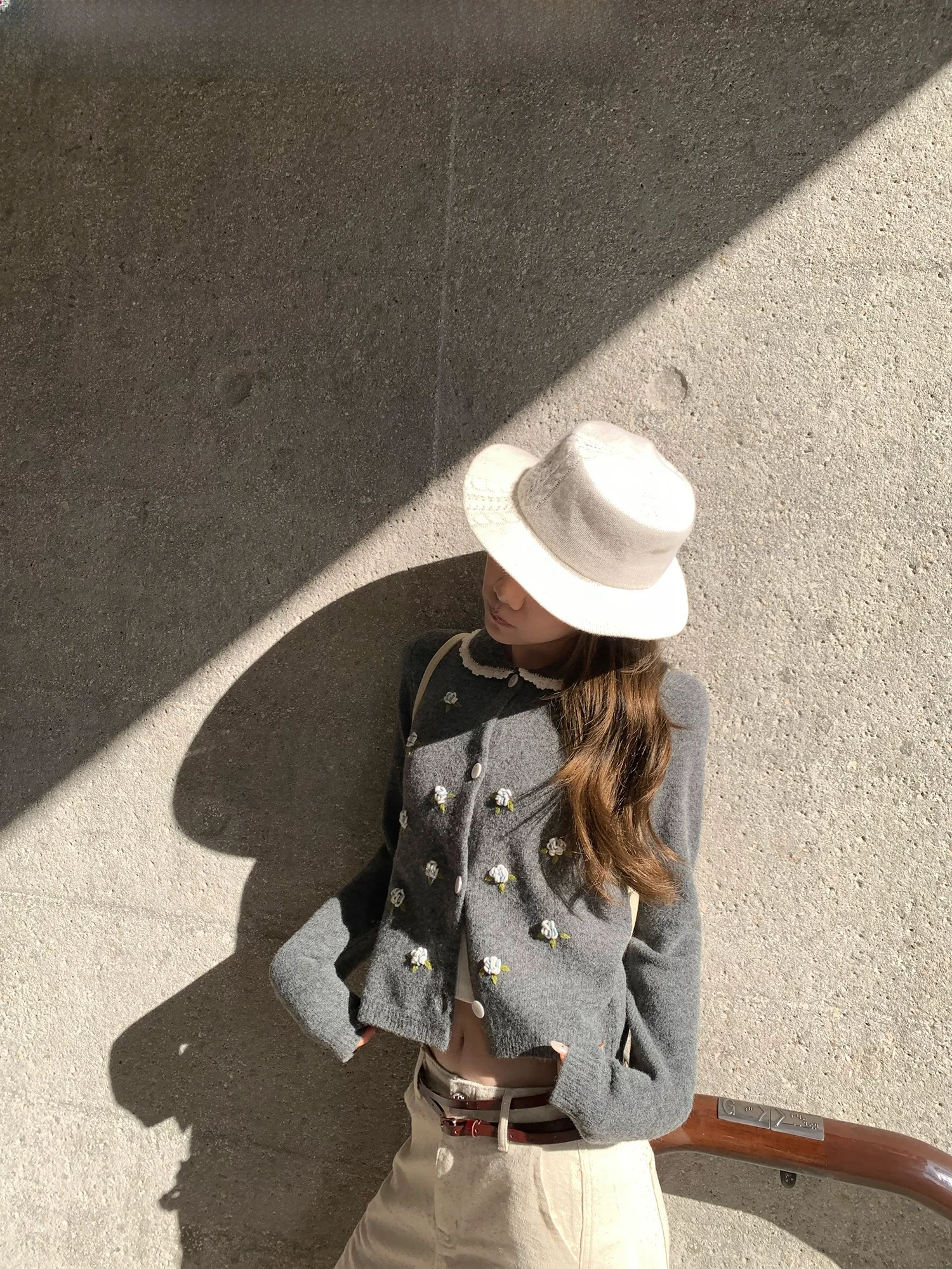 

Вязаный свитер ручной работы Anline с цветочным воротником в корейском стиле, длинный кардиган с рукавами, женская модная одежда