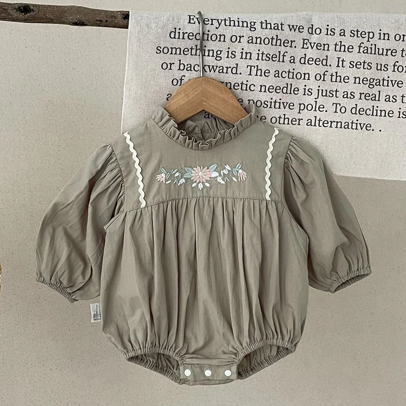 

2024 Spring Infant Embroidery Flower Lace Collar Casual Long Sleeves Bodysuit Girl Baby Simple Comfortable Loose Cotton Onesie