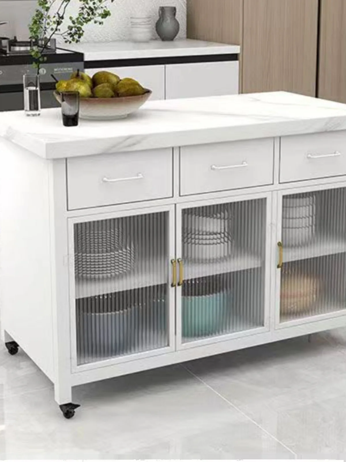 

Обеденный стол Nakajima, встроенный передвижной мраморный боковой шкаф