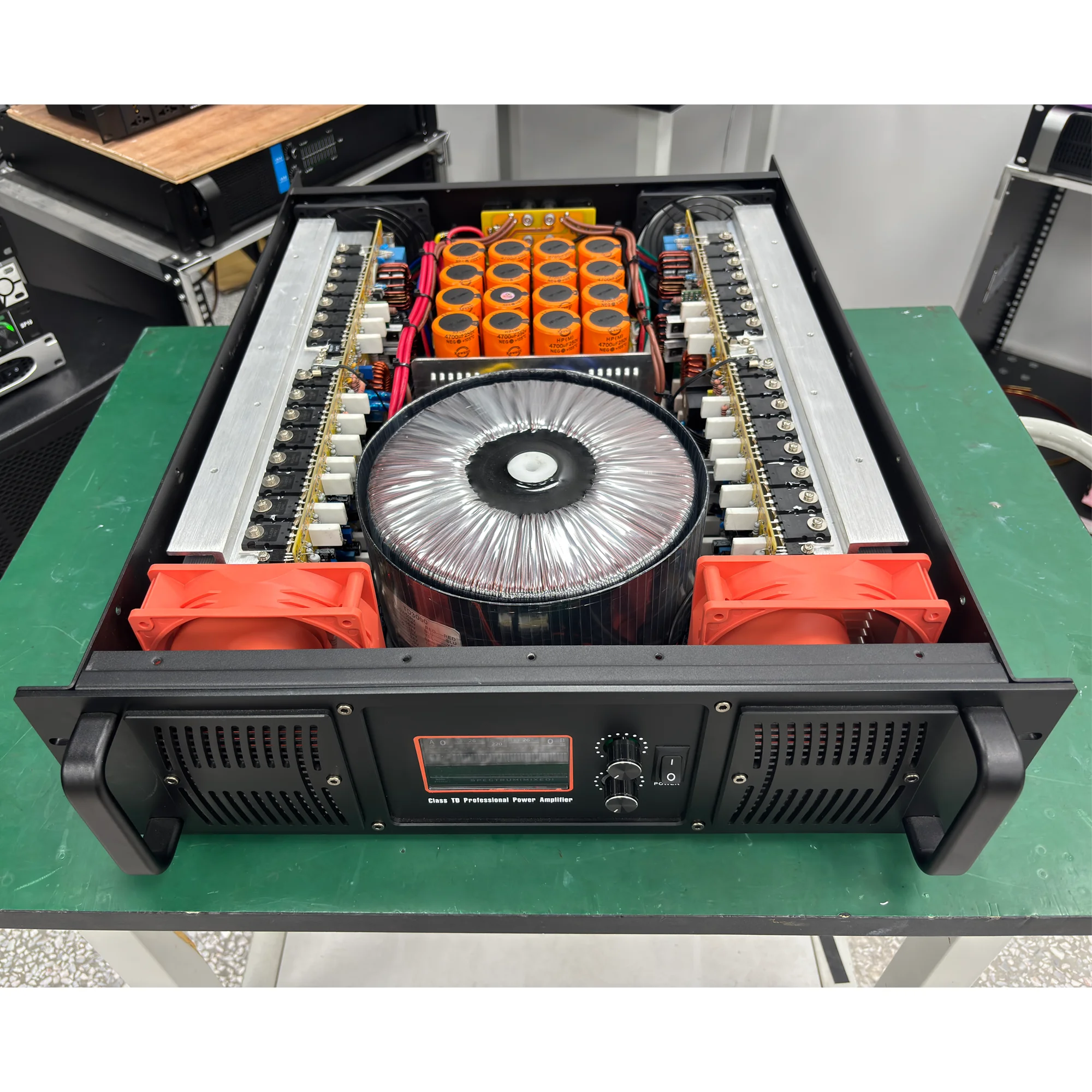 2pcs TD-class Amplifiers, 3000W X 2, Use Pure Copper transformers and Can Withstand a 2-ohm Load for Extended Periods.