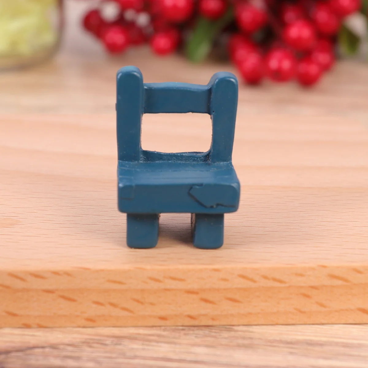 

Simulated Resin Stool Mini Chair Solid Color Creative Micro Landscape Resin Garden Plant Decor for Home Party Mini Chair