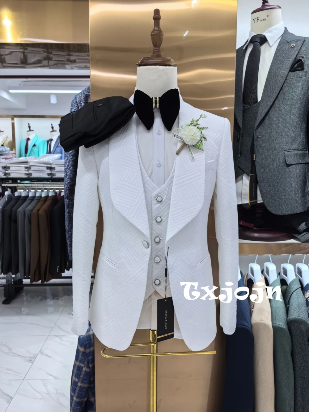 

Stylish Men's Formal Suit Set For Business Party Customized High Quality Single Breasted Suits 3 Pieces Wedding Groom Tuxedo