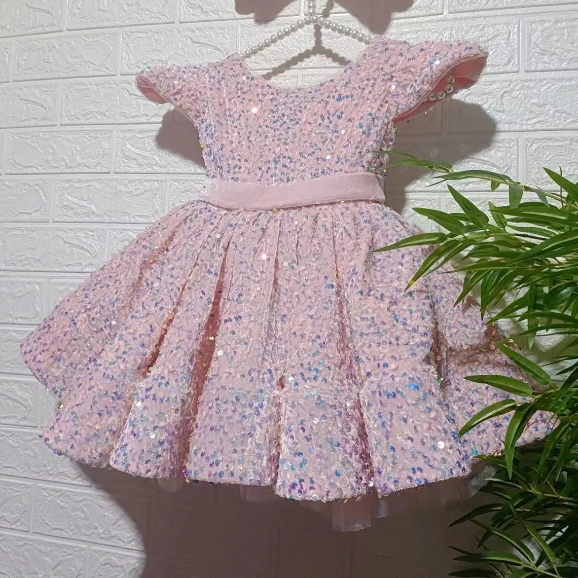 Glitter Light Pink Flower Girl Vestidos para casamento Baby Kids, comprimento do joelho de veludo, 1ST Birthday Party, roupa da comunhão sagrada