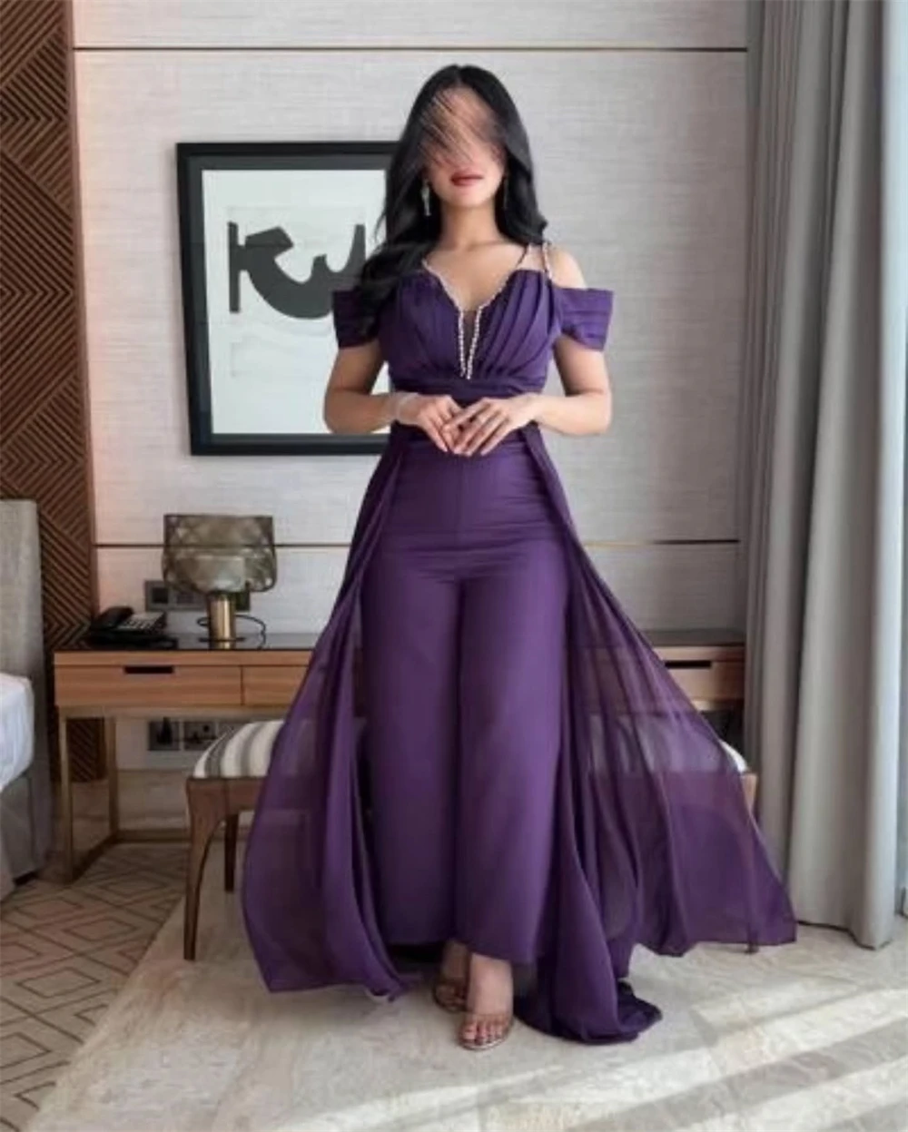 Maßgeschneidertes Abendkleid, exquisiter V-Ausschnitt, schulterfrei, ärmelloses Partykleid, Chiffon, Perlen, Sweep-Zug, Promi-Kleider