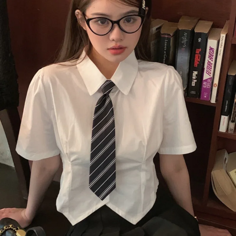 Camicie stile preppy da donna manica corta bianca tinta unita top estivi monopetto tutto-fiammifero coreano Ins College Young Chic Fit