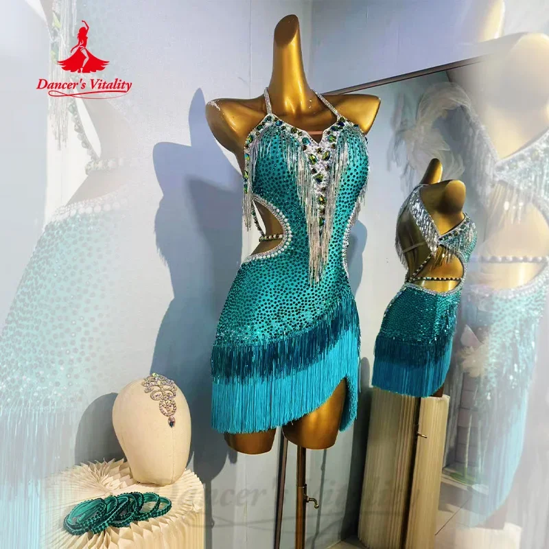 Costumi di performance di danza latina per abiti da competizione di tango samba rumba di lusso personalizzati con nappe piene di diamanti da donna