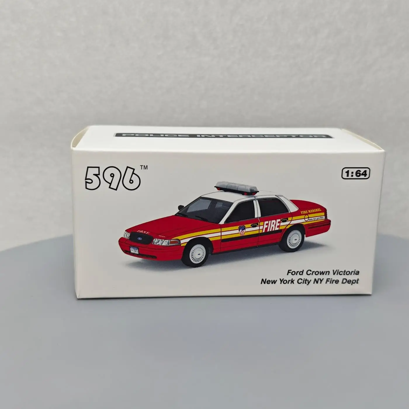 596 1:64 Ford Crown Victoria Alta Simulação Carro Diecast Modelo de Liga de Metal Carro crianças brinquedos coleção presentes