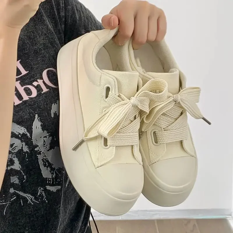 

White Canvas Sneakers Women 2025 Autumn Thickened Sole Breathable Casual Shoes​ Tall Platform Lightweight Outfit Combo