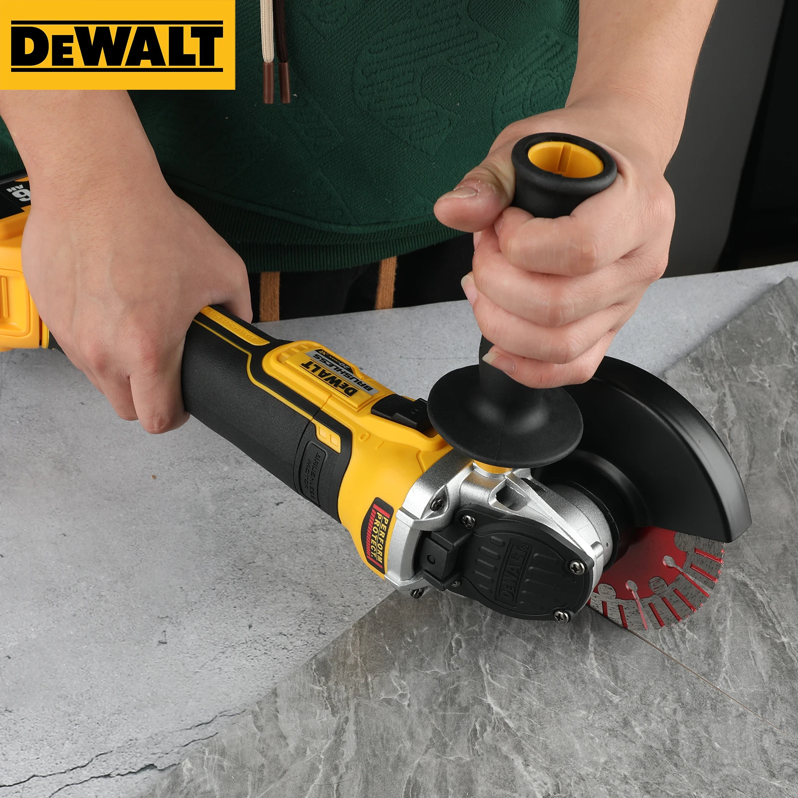 

DEWALT DCG405NT Макс. бесщеточная угловая шлифовальная машина 20 В, оснащенная плоской головкой диаметром 125 мм, идеально подходит для различных заданий, таких как металлообработки.