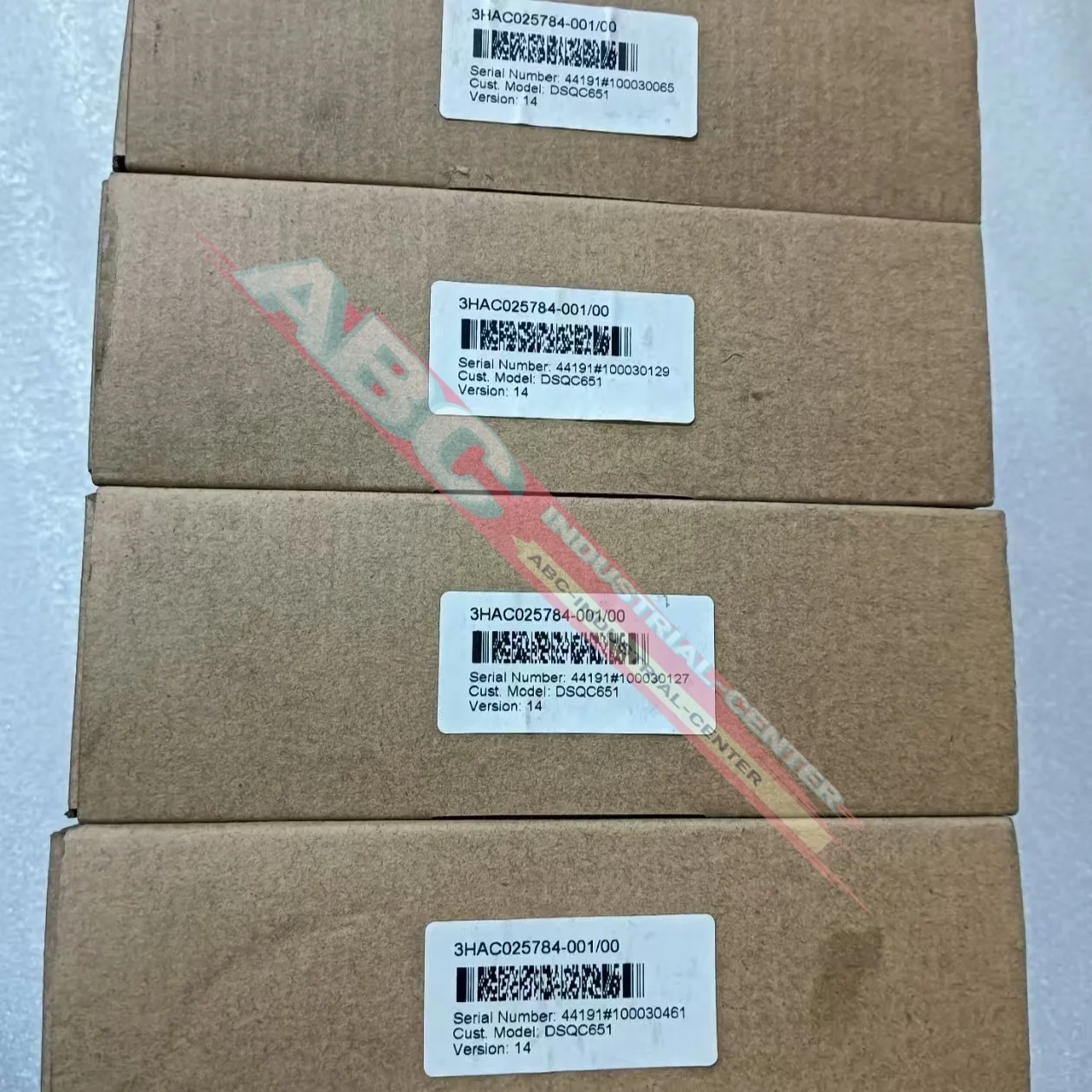 3HAC025784-001/00 DSQC651 I/O signal module 3HAC025917-001/00 DSQC652  100%NEW