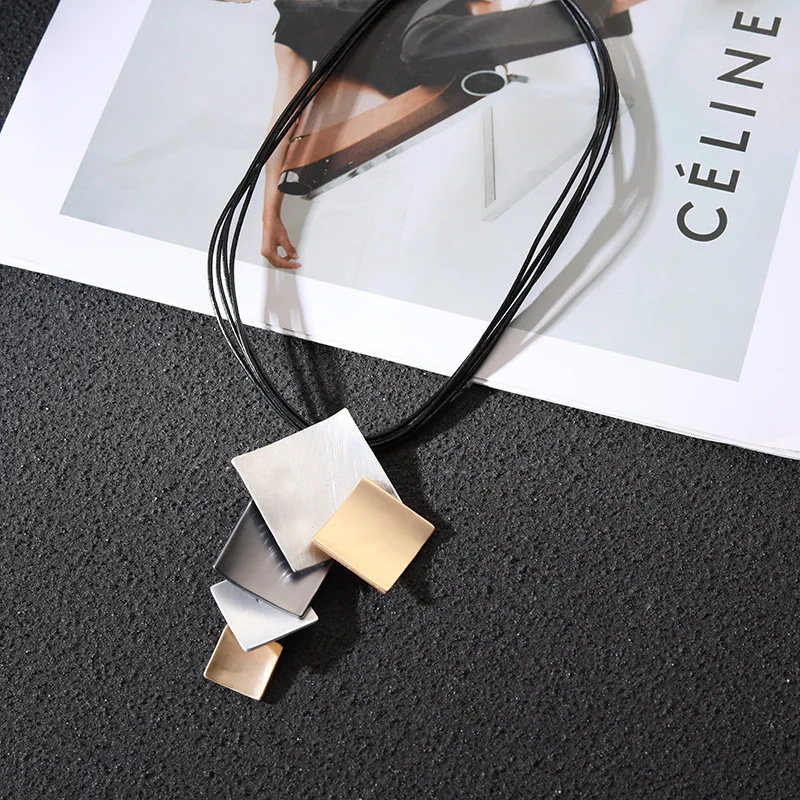 

European and American simple ladies temperament contrasting color geometric alloy pendant fashion high-end clavicle chain
