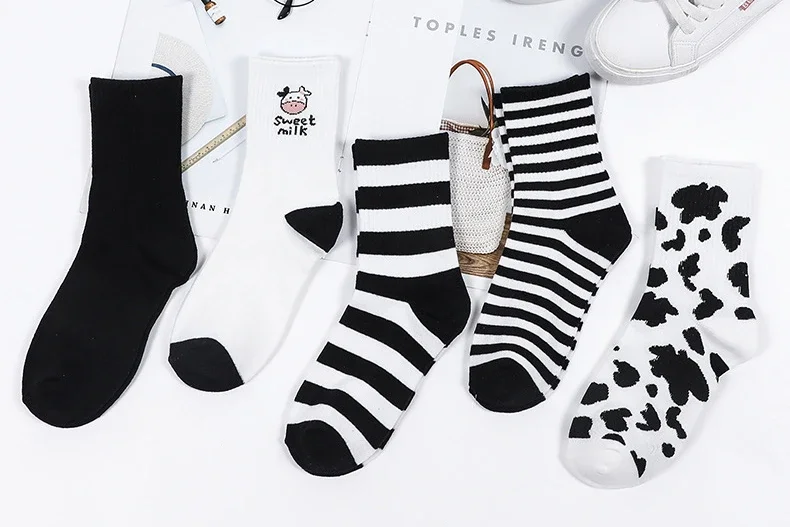 Women Socks, Autumn and Winter, Medium Length Socks, Winter, Black and White, Cute Cow Spots, Versatile Long Tube Socks, Stripes